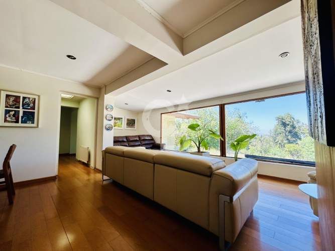 Sitio con casa en Vitacura, Lo curro