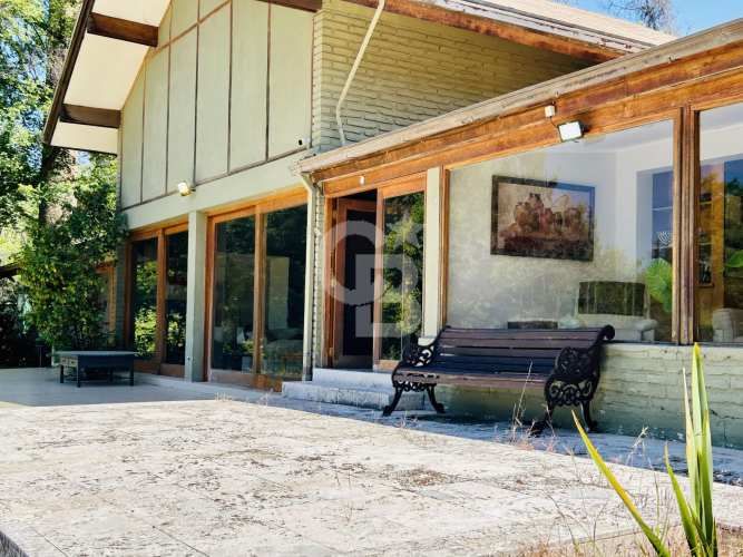 Sitio con casa en Vitacura, Lo curro