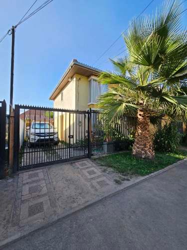 Hermosa Casa Luminosa. Colegios, supermercado y metro cercas.