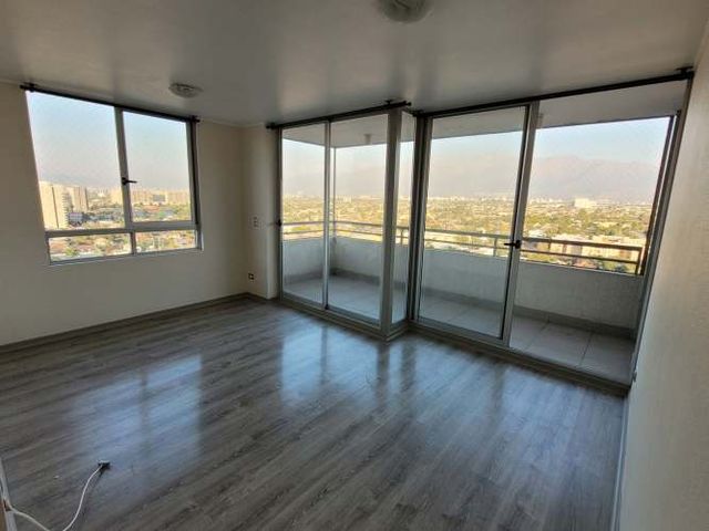 Metro El Parrón(L2). Estacionamiento