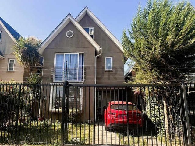 Se vende Casa Huechuraba, sector Berta Correa