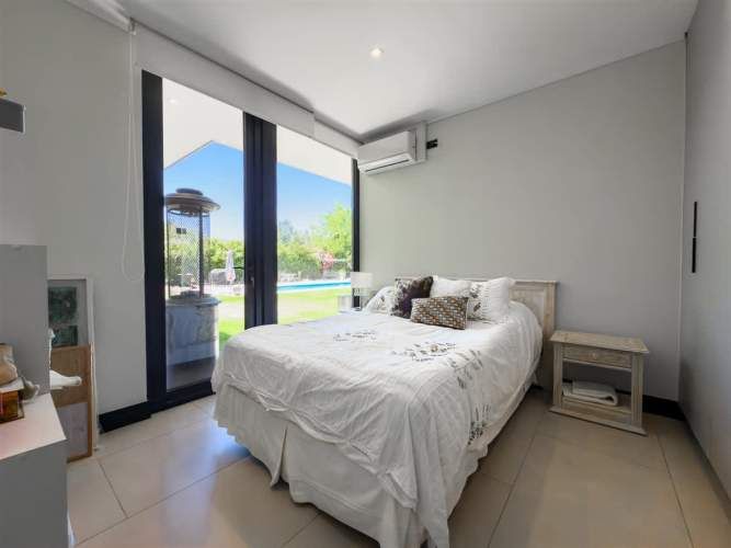 CASA las brisas de chicureo