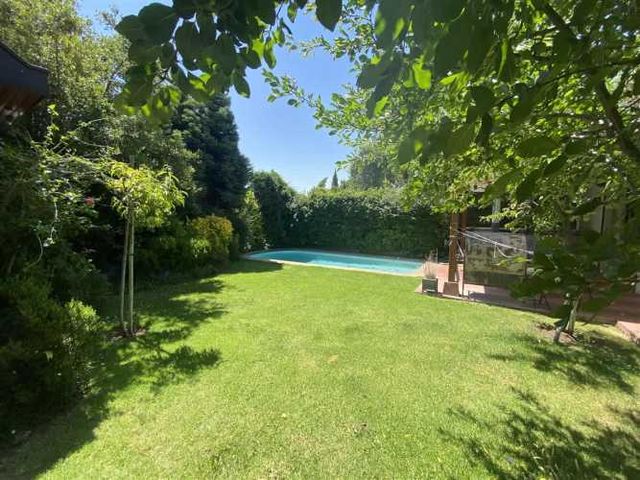 CASA Camino Las Vertientes / Camino Las Flores