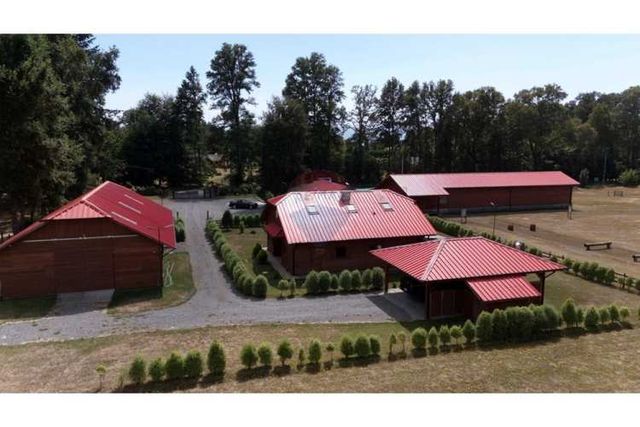 Vende 10 hect con complejo turistico- pucón