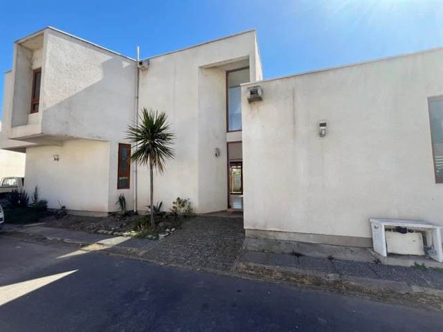 CASA Condominio Los Cipreses, Machalí