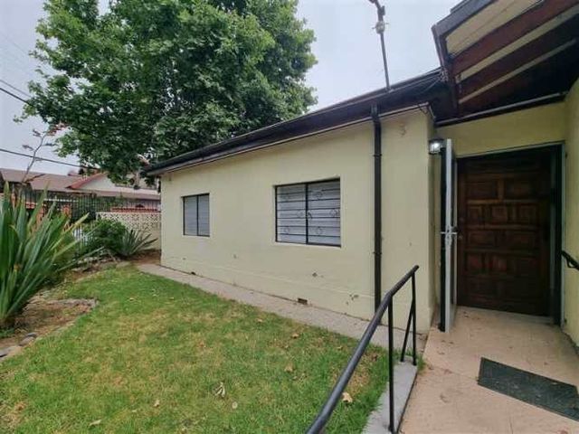 OFICINA Amplia casa comercial en Villa Alemana