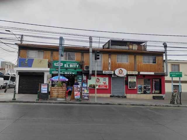 VENTA CASA CON  EXCELENTE UBICACIÓN COMERCIAL