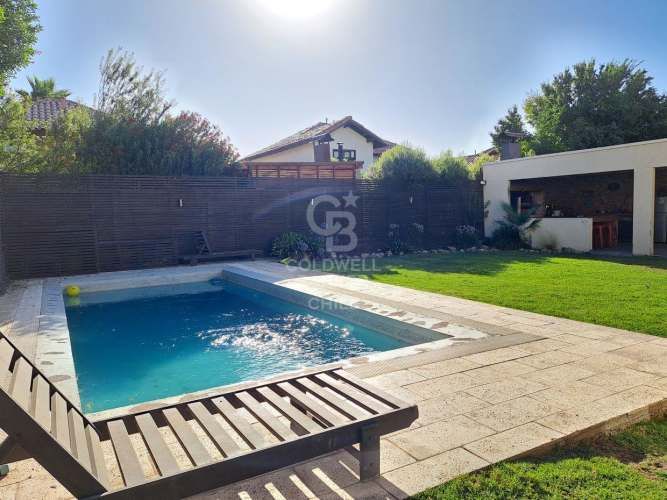 HERMOSA CASA CERCANA A COLEGIO CHICUREO-CHAMISERO