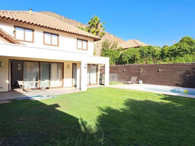 HERMOSA CASA CERCANA A COLEGIO CHICUREO-CHAMISERO
