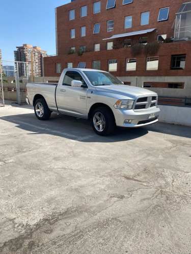 Se vende camioneta Dodge RAM año 2012