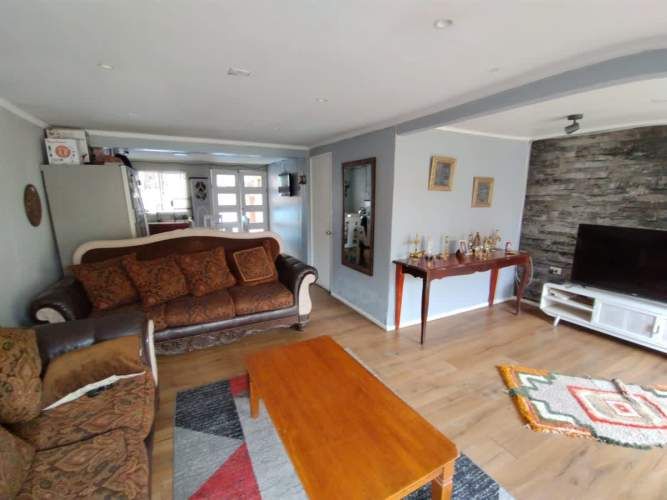 CASA 5 de Abril con Shneider