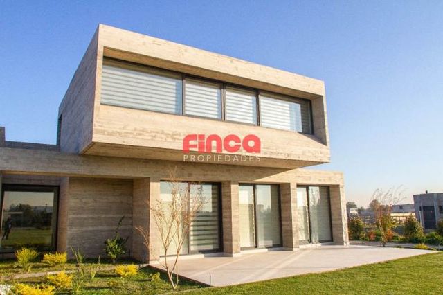 Casa en arriendo Viñas de Chicureo