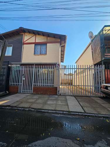AMR VENDE CASA 2D 1B 2E , DOS PISOS VILLA EL ROSARIO SAN BERNARDO