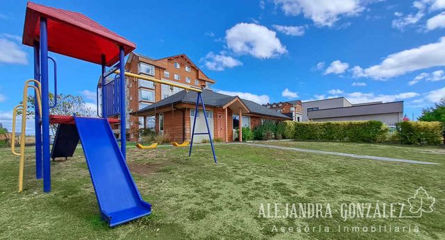 Departamento 3D/2B, Condom. Alto las Quemas. (130603)