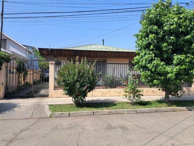 VENDO CASA INDEPENDIENTE  - FERNANDEZ ALBANO  - LA CISTERNA