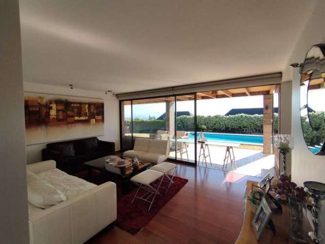 Oportunidad Única en Zona Residencial (132375)