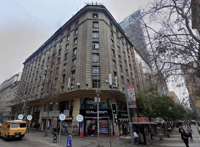 Oficina Doble 2 Baños 2 cocinas (indep) en Huerfanos esq. Mac Iver, Stgo