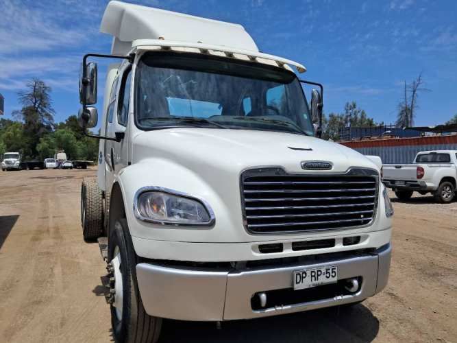 FREIGTHLINER M2 106   &quot;OPORTUNIDAD&quot;
