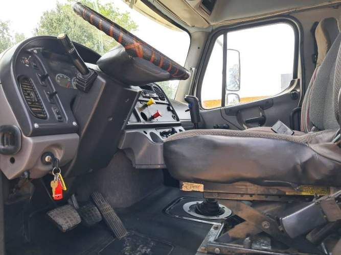 FREIGTHLINER M2 106   &quot;OPORTUNIDAD&quot;