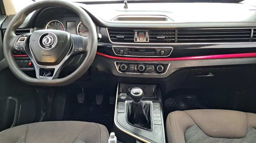 dongfenf joyear sx6 2020  3 corridas de asientos 1.6