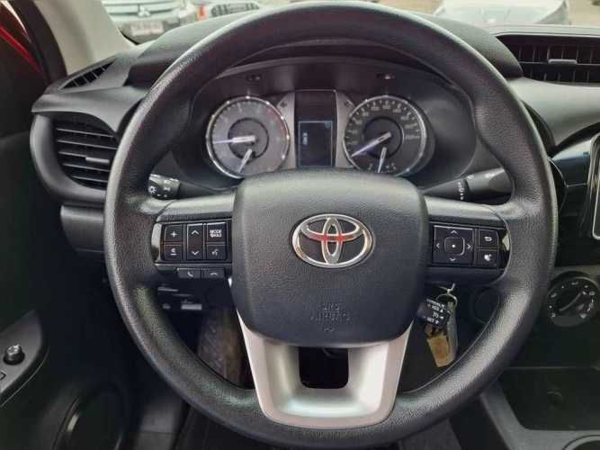 TOYOTA HILUX 2023