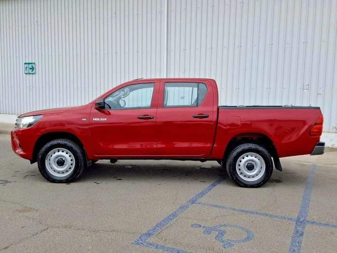 TOYOTA HILUX 2023