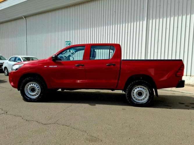 TOYOTA HILUX 2023