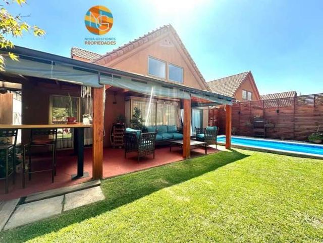 ¡Oportunidad en La Florida: Casa 3D+2B con Piscina!