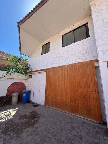 SE ARRIENDA DEPARTAMENTO