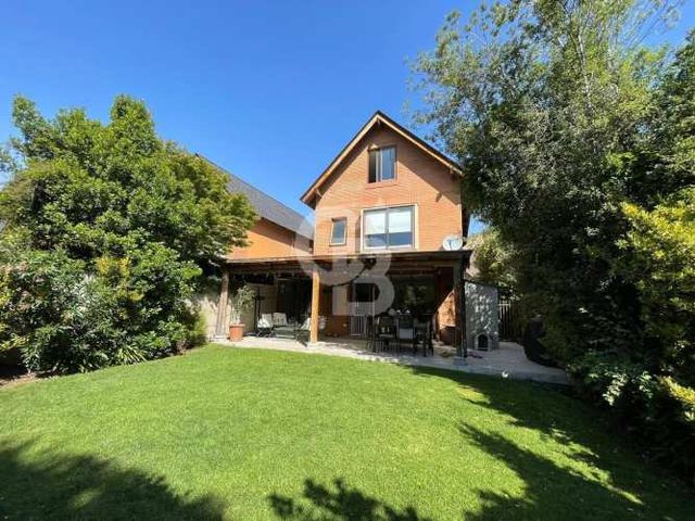 Excelente Casa Condominio. Santiago College.