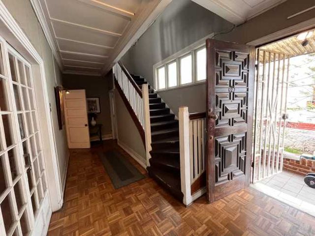 Amplia casa 371 m2 útiles, 5 dormitorios, Agua Santa