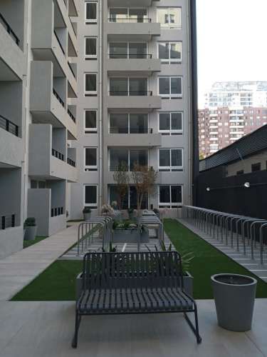 Arriendo Dpto Estudio – Piso 12 · ORIENTE · Edificio Upper Design · Santa Isabel  CLP