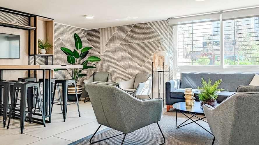 Arriendo Dpto Estudio – Piso 12 · ORIENTE · Edificio Upper Design · Santa Isabel  CLP