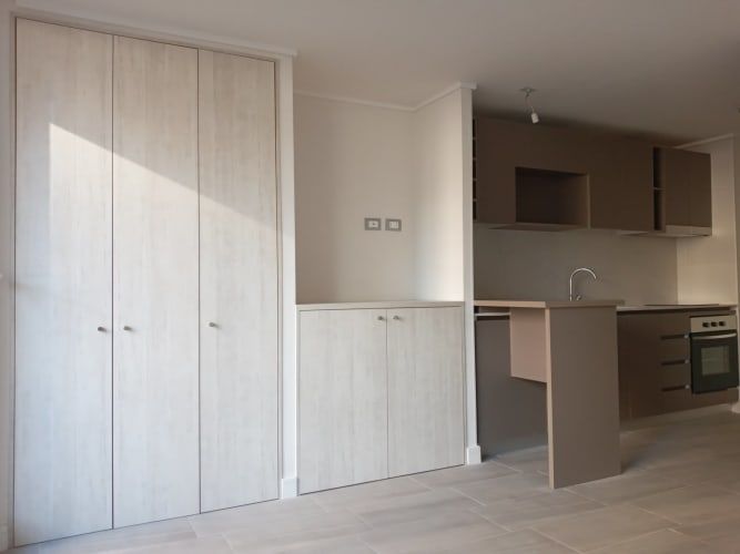 Arriendo Dpto Estudio – Piso 12 · ORIENTE · Edificio Upper Design · Santa Isabel  CLP