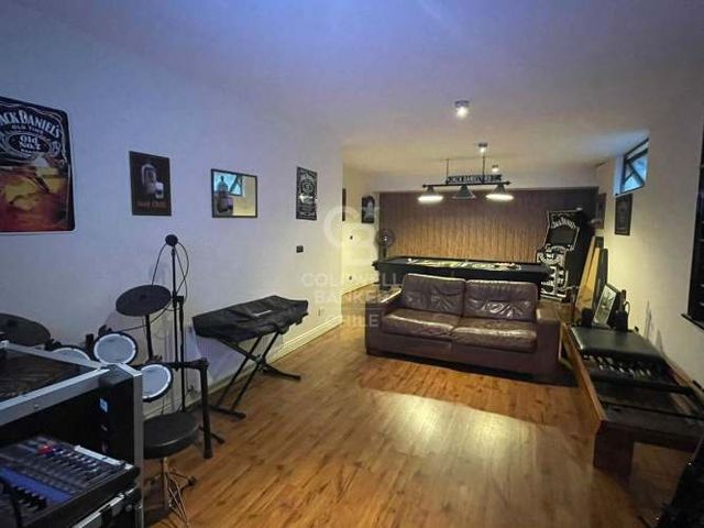 Sótano Playroom I A pie Highland I  Chicureo