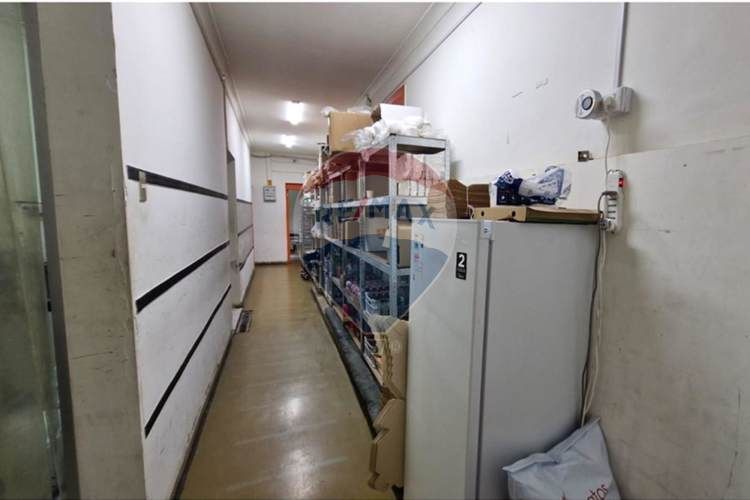 Local comercial primera línea en av irarrazabal