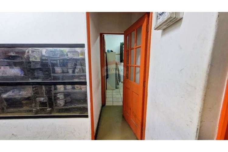 Local comercial primera línea en av irarrazabal