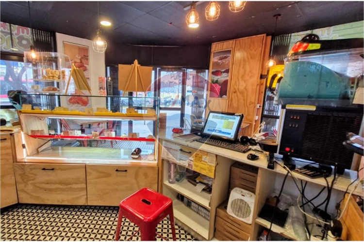 Local comercial primera línea en av irarrazabal