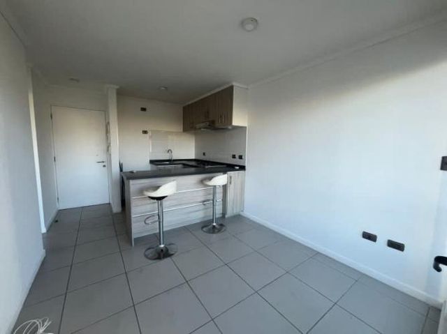 SE ARRIENDA DEPARTAMENTO 2D2B+E REÑACA ALTO