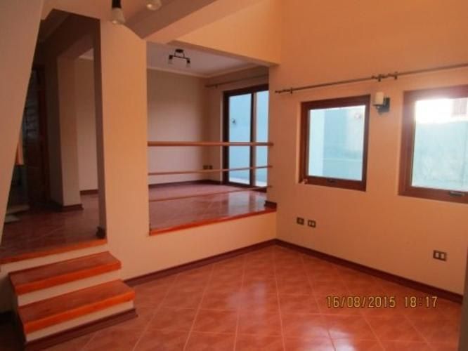 SE ARRIENDA CASA - GGV 1122-A– ARQUITECTURA MODERNA  SECTOR ESPERANZA -  QUILPUE