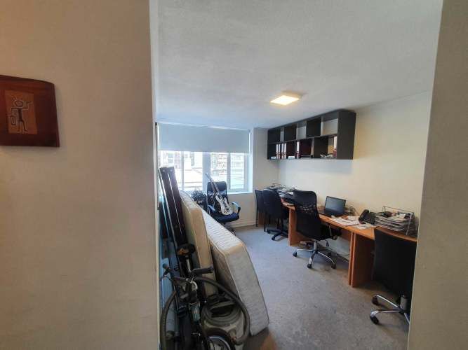 AMPLIO DPTO CON 2 ESTACIONAMIENTOS Y BODEGA (132480)