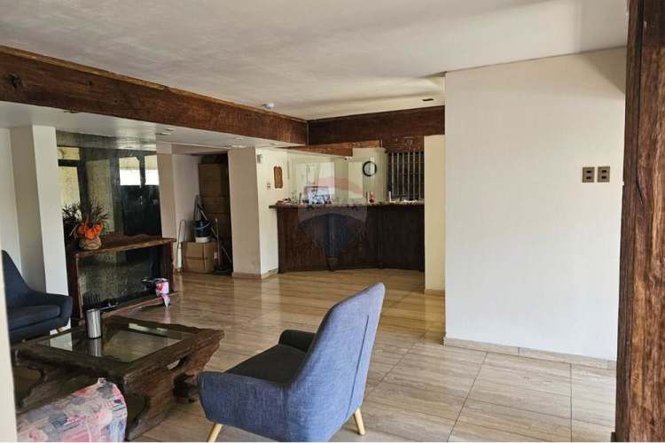 Se arrienda hotel / edificio comercial