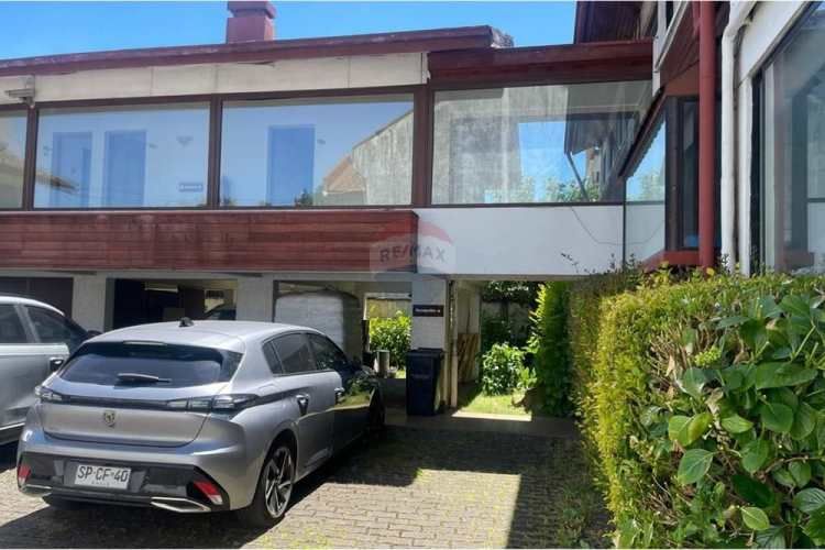 Se arrienda hotel / edificio comercial