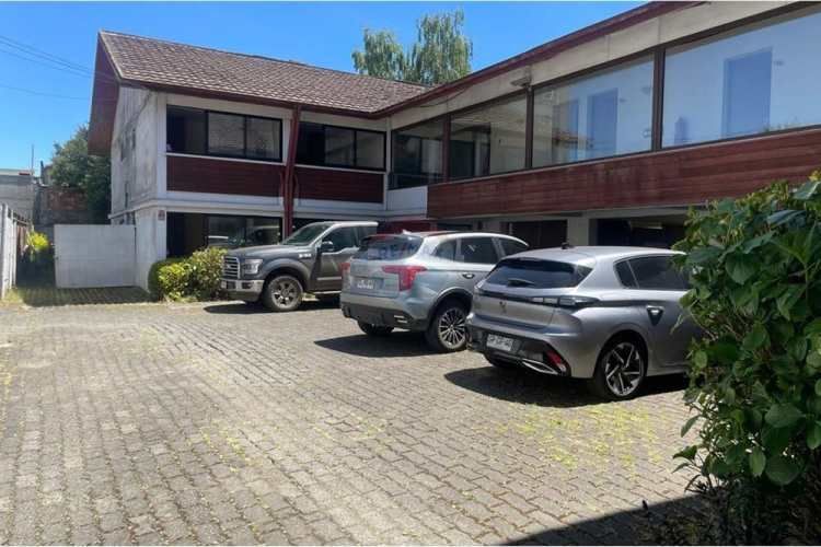 Se arrienda hotel / edificio comercial