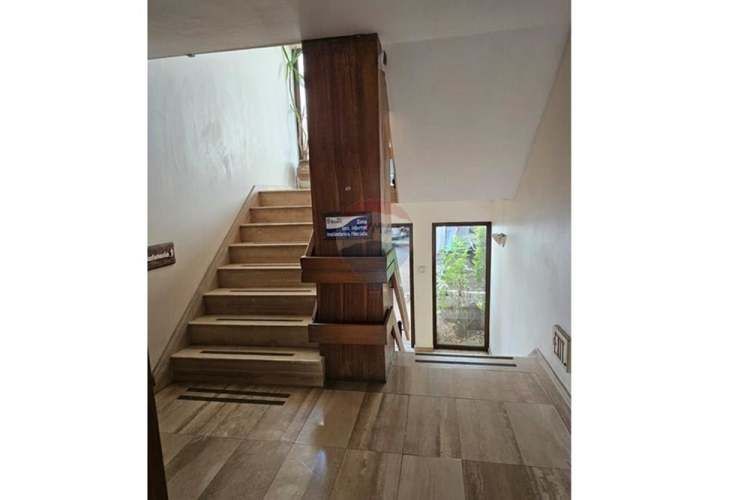 Se arrienda hotel / edificio comercial