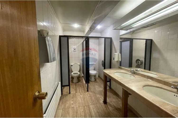 Se arrienda hotel / edificio comercial