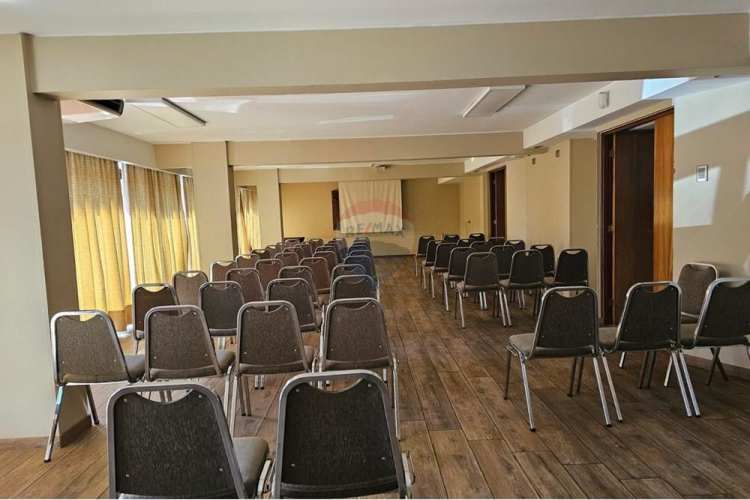 Se arrienda hotel / edificio comercial