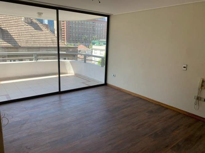 DEPARTAMENTO Amplio departamento en corazón del barrio El Golf