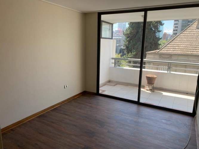 DEPARTAMENTO Amplio departamento en corazón del barrio El Golf