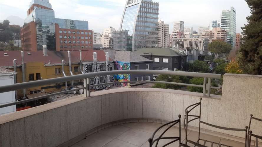 DEPARTAMENTO Amplio departamento en corazón del barrio El Golf